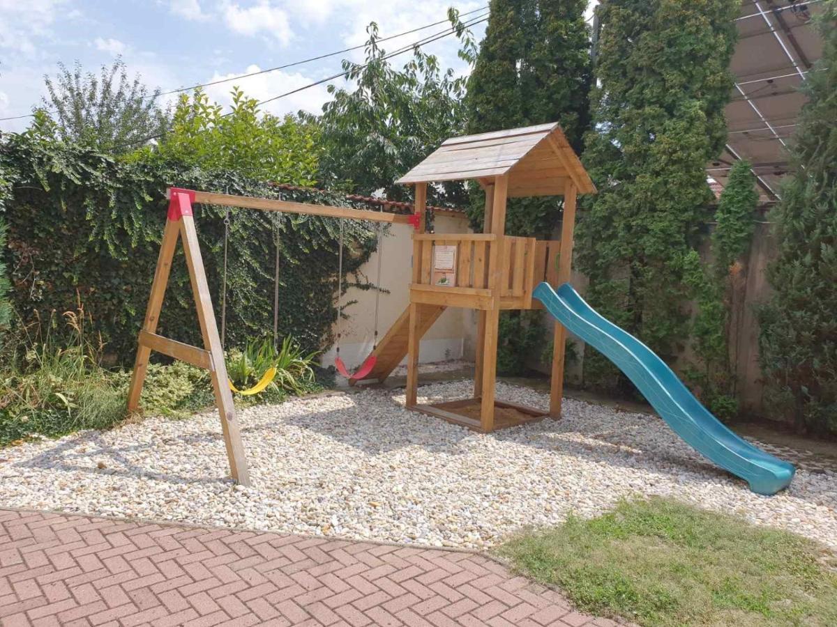 Delanta Panzio Bed & Breakfast Печ Екстериор снимка