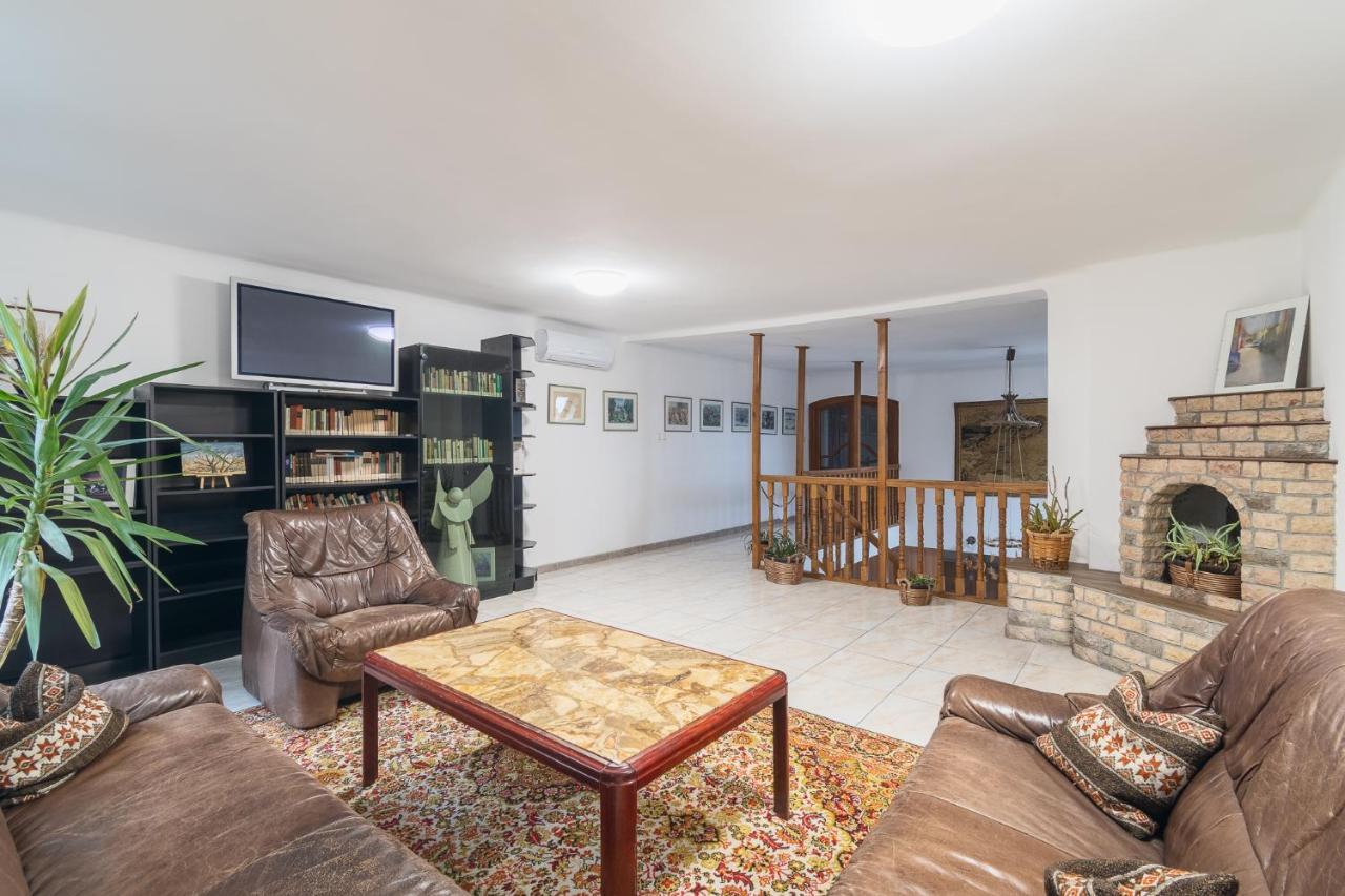 Delanta Panzio Bed & Breakfast Печ Екстериор снимка