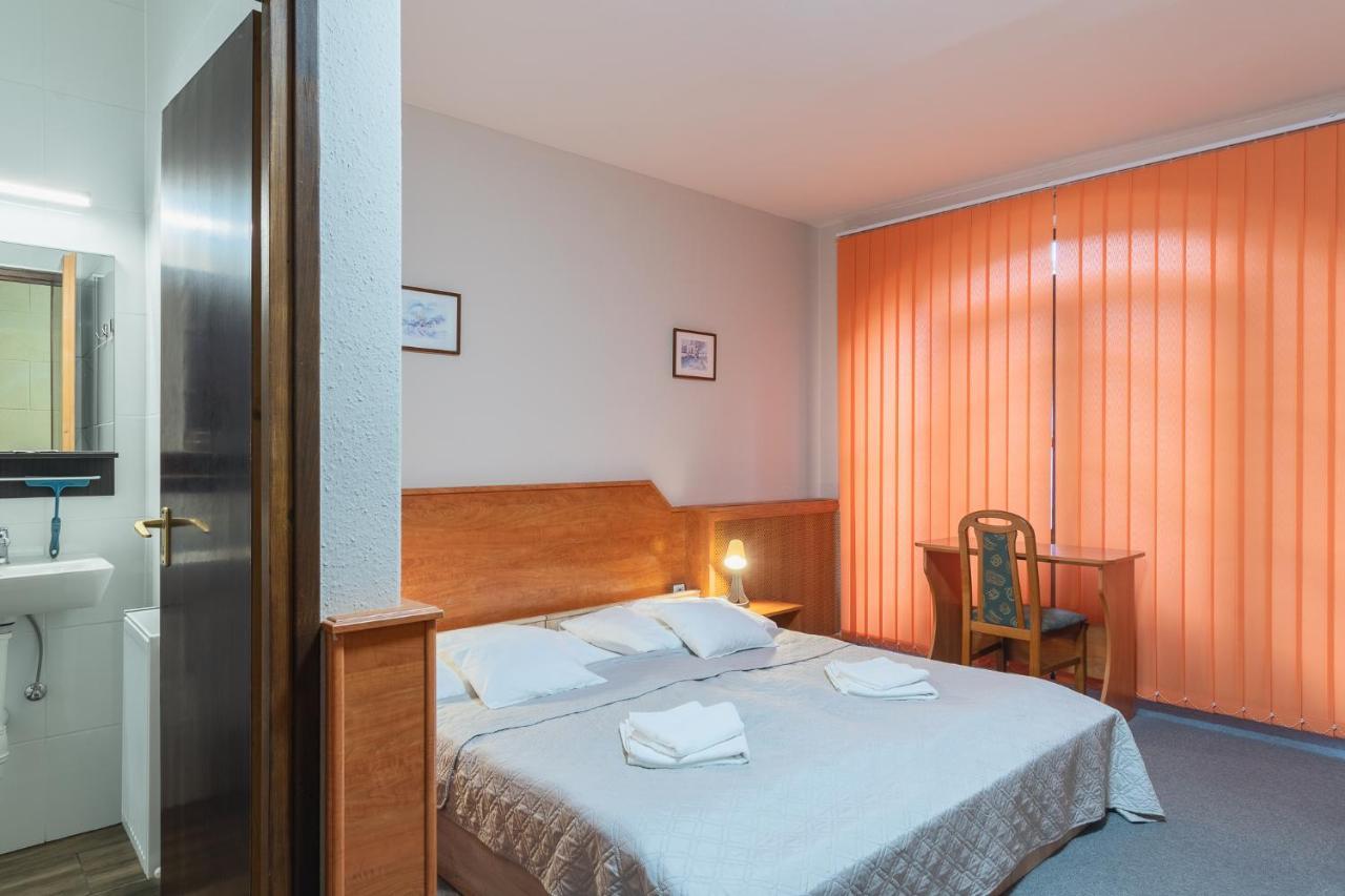 Delanta Panzio Bed & Breakfast Печ Екстериор снимка