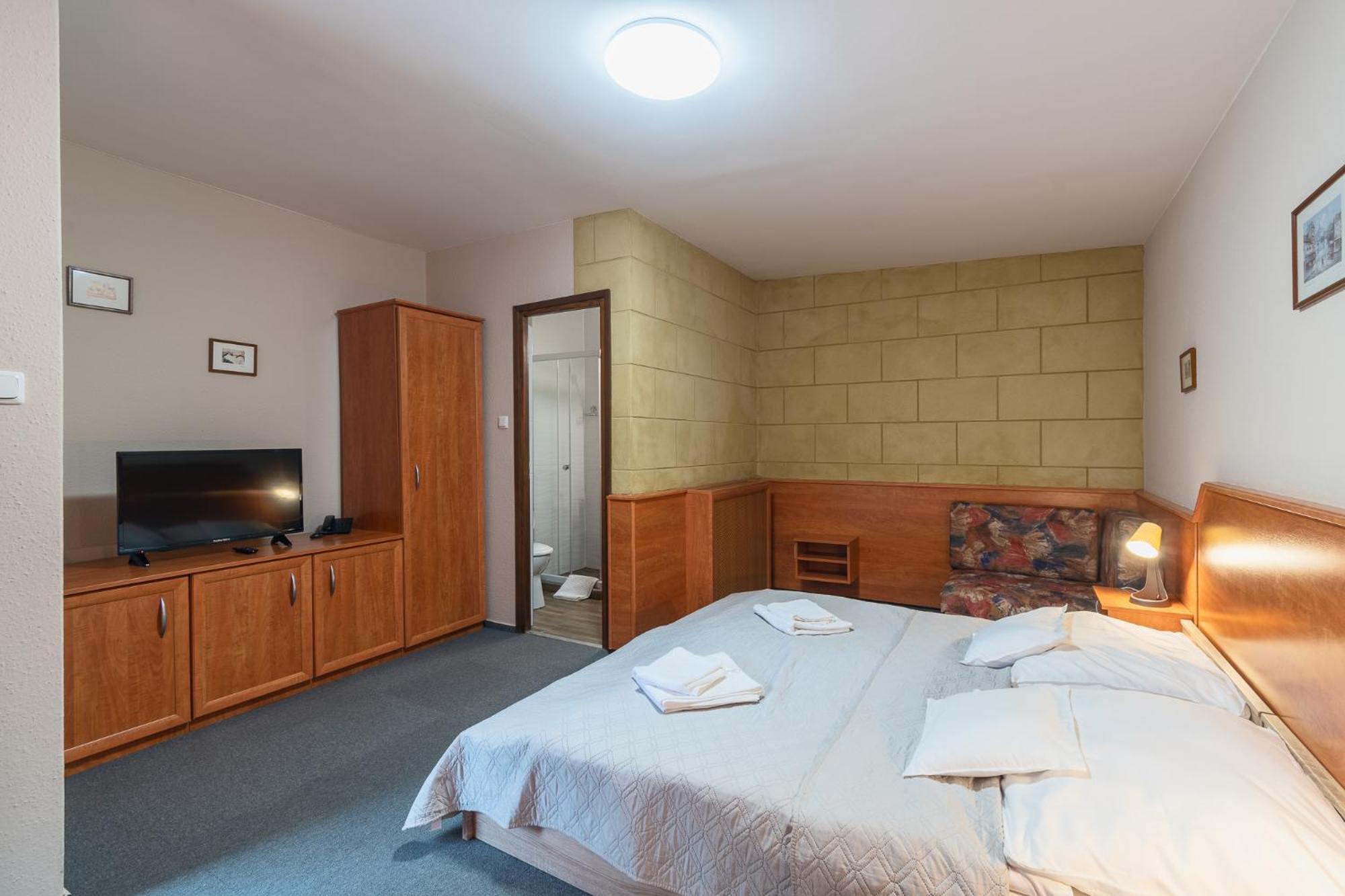 Delanta Panzio Bed & Breakfast Печ Екстериор снимка