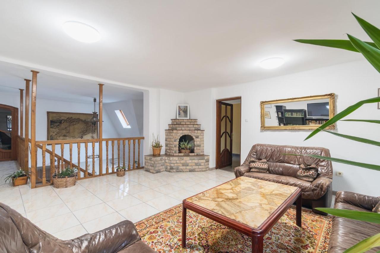 Delanta Panzio Bed & Breakfast Печ Екстериор снимка