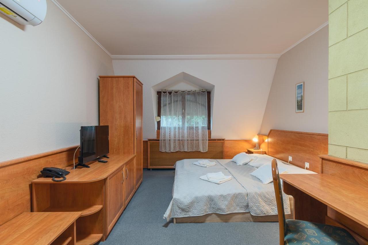 Delanta Panzio Bed & Breakfast Печ Екстериор снимка